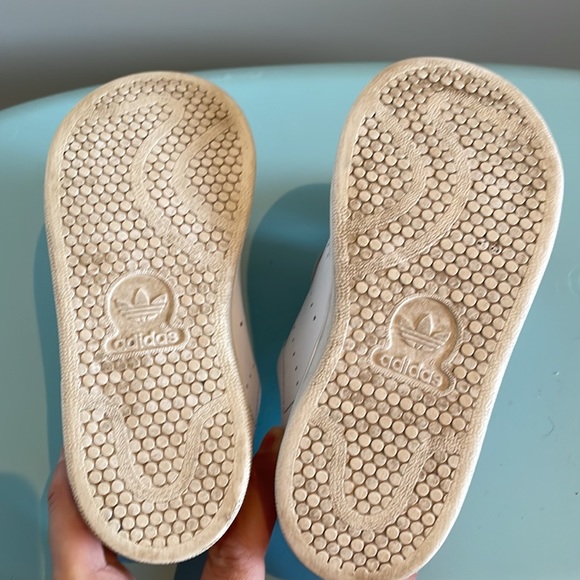 Super cool Adidas Stan Smith toddler white and pink shoes with Velcro size 9K - Picture 7 of 9